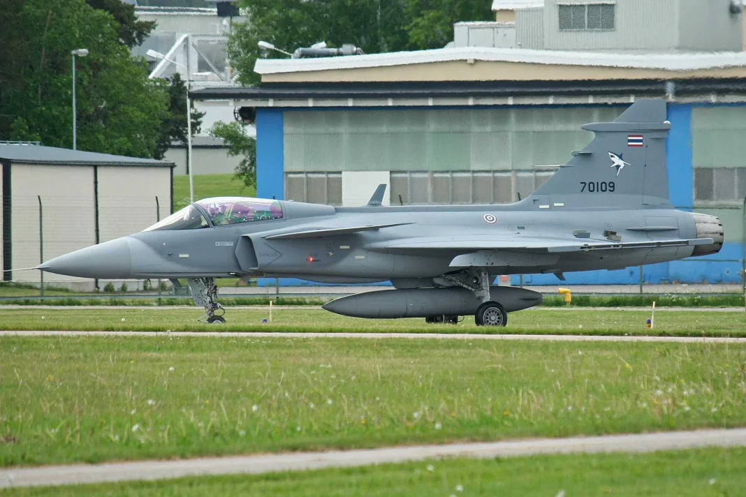 Saab Gripen Savaş Uçağı