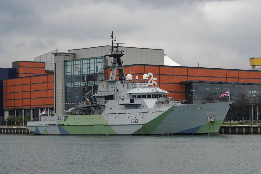 İngiliz Kanalı’nda Rus Denizaltılarının Gözetiminde HMS Tyne Görev Başında