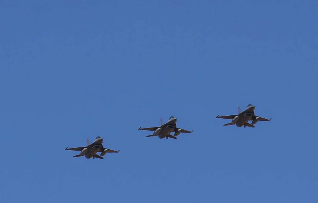 F-16 Savaş Uçağı