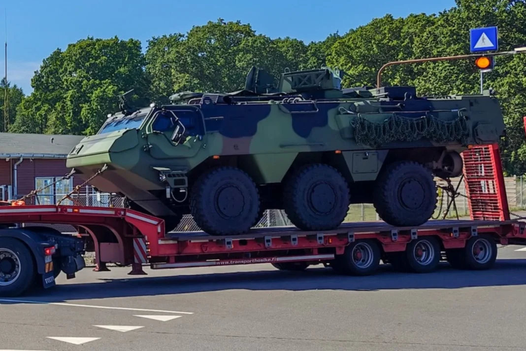 Danimarka İlk Patria 6x6 Zırhlı Araçlarını Teslim Aldı