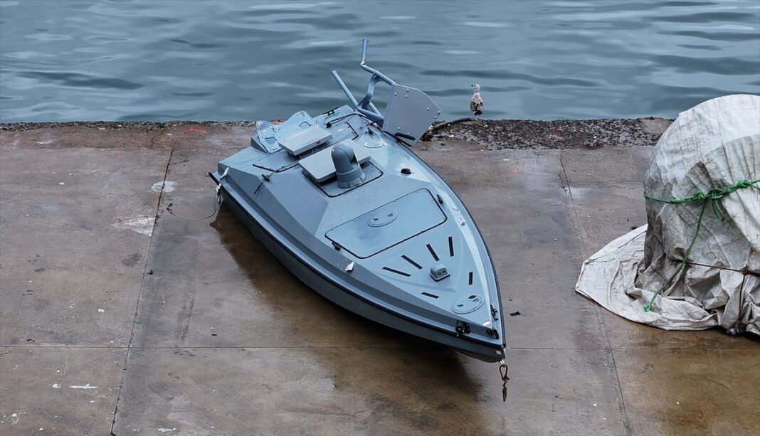 Trabzon’da Balıkçıların Ağına Şüpheli Deniz Aracı Takıldı