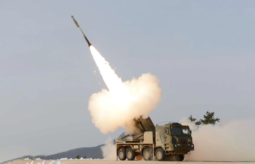 Estonya, Güney Kore’nin Chunmoo Roket Sistemlerini HIMARS ile Entegre Ediyor Estonya, Güney Kore’nin Chunmoo Roket Sistemlerini HIMARS ile Entegre Ediyor