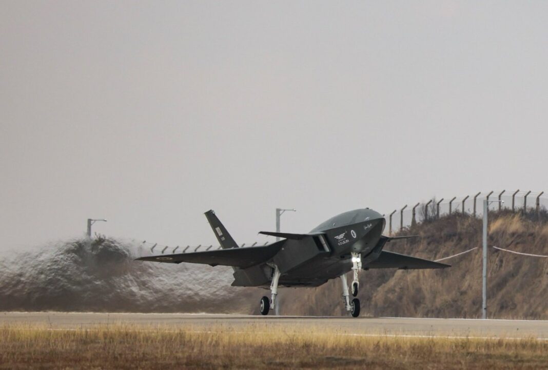 Bayraktar KIZILELMA PT-5, AEOTS Test Uçuşunu Başarıyla Tamamladı