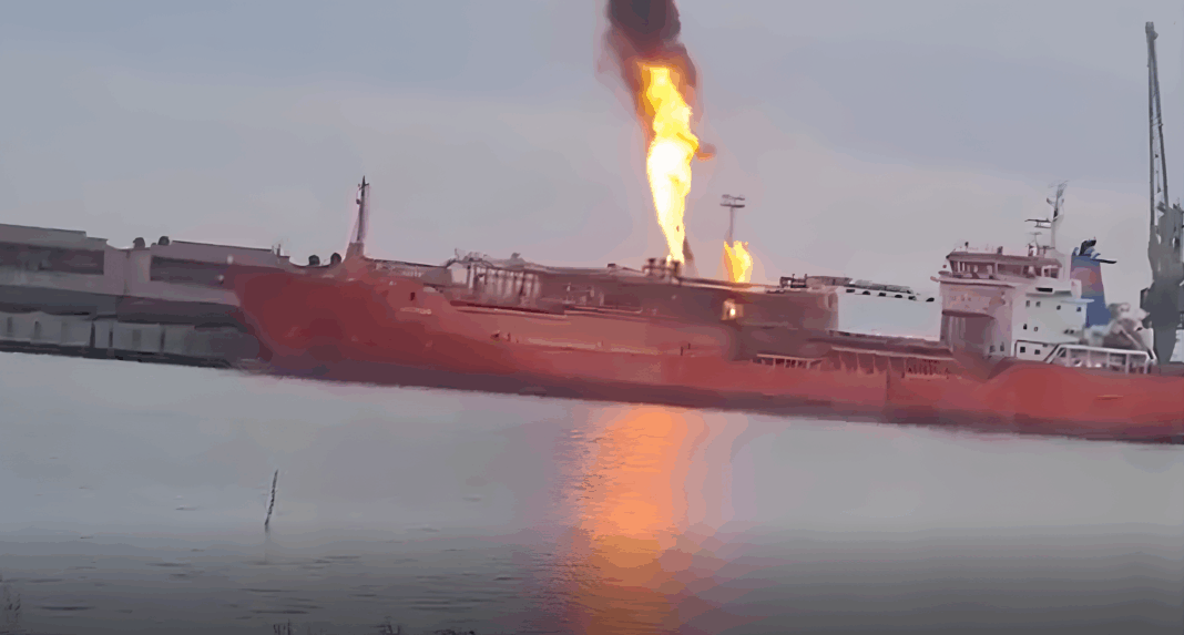 Rusya, Ukrayna’da LNG Taşıyan Türk Gemisini Vurdu