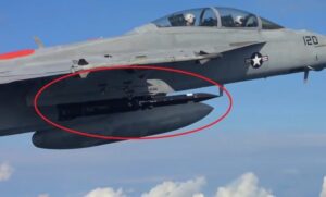 ABD, Super Hornet’te Blackbeard Füzesini Test Etti