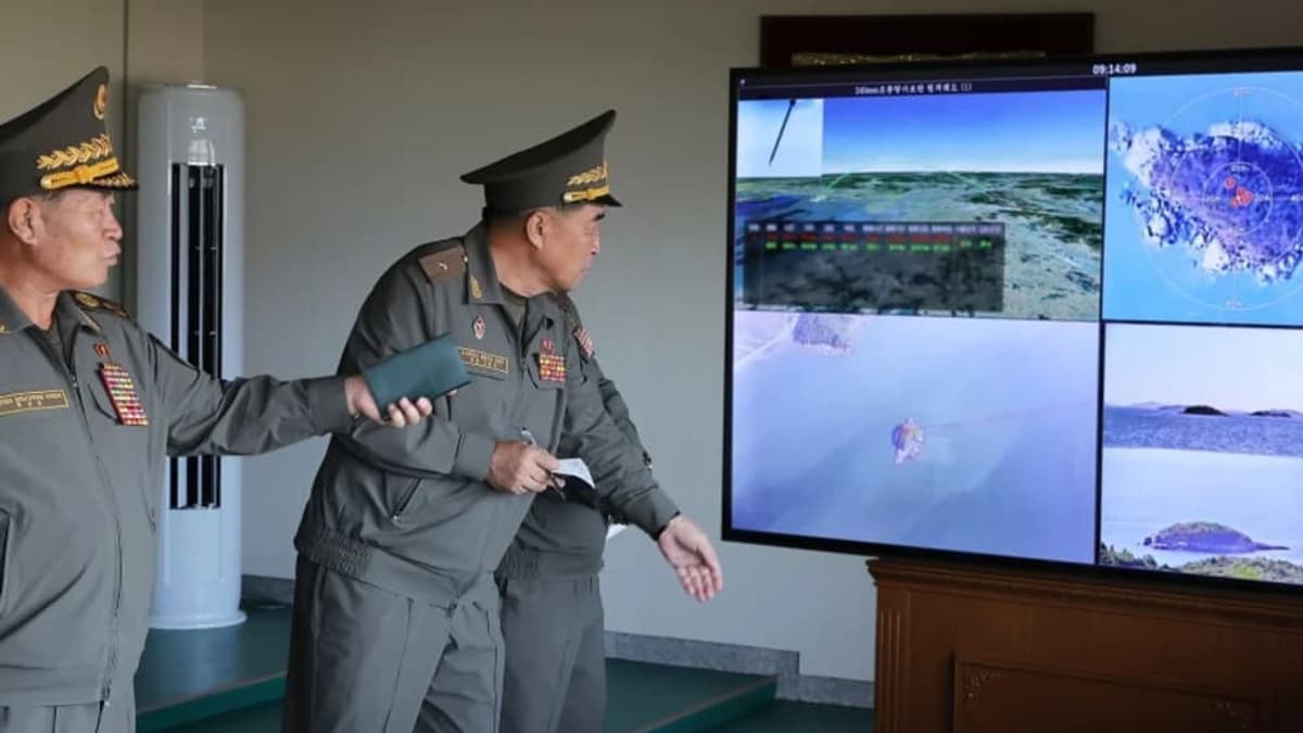 Kuzey Kore, 115 Kilometre Menzilli Güdümlü 240 mm Roketini Test Etti