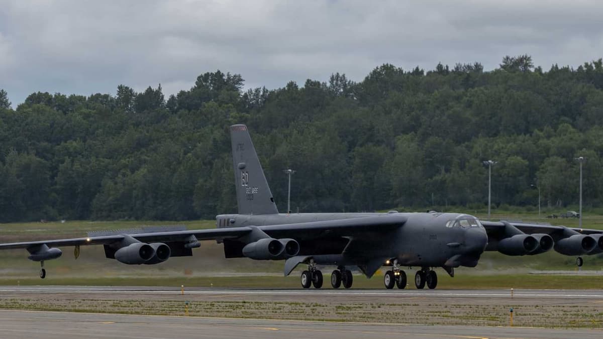 ABD'nin B-52 Bombardıman Uçağı F130 Motorları ve AESA Radarıyla 2050'lere Hazırlanıyor