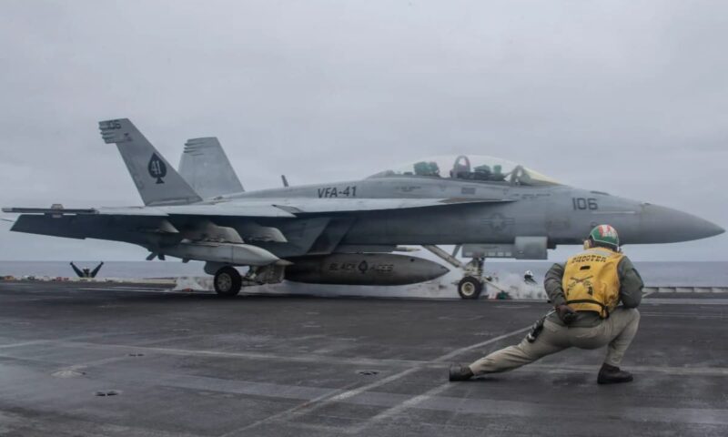 ABD Donanması, F/A-18 ve EA-18G İşlemcileri İçin Boeing’e Yöneliyor