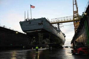USS Arleigh Burke, İspanya’da Kuru Havuz Bakımına Alındı