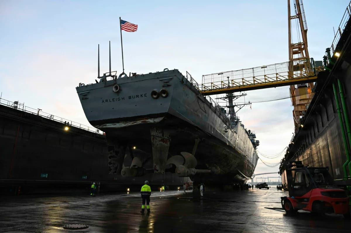USS Arleigh Burke, İspanya’da Kuru Havuz Bakımına Alındı
