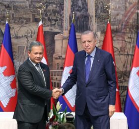 Türkiye ve Kamboçya, 1 Milyar Dolarlık Ticaret Hedefi İçin İş Birliğini Genişletiyor